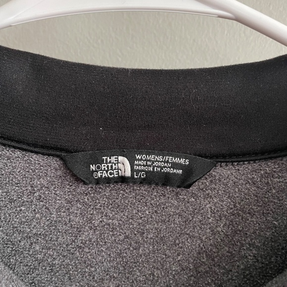 North Face Woman's 1/4 Zip Pullover Jacket Size L Gray and Black - Picture 3 of 3